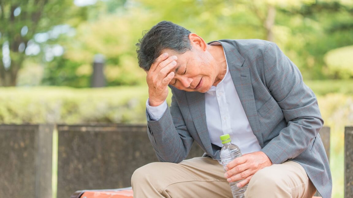 【医師監修】老人性包茎とは？シニア世代が知っておくべき包茎のリスク